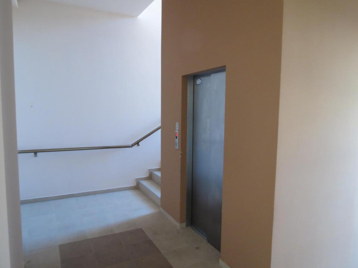 Apartemen б501.
